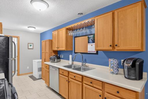 6203 Courtly Road, D, Woodbury, MN 55125