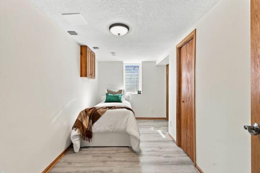 6006 Washburn Avenue N, Brooklyn Center, MN 55430