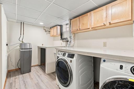 6006 Washburn Avenue N, Brooklyn Center, MN 55430