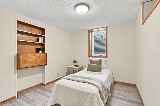 6006 Washburn Avenue N, Brooklyn Center, MN 55430
