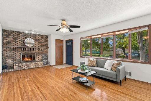 6006 Washburn Avenue N, Brooklyn Center, MN 55430