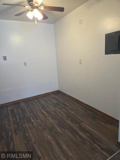 2 dining area.jpg
