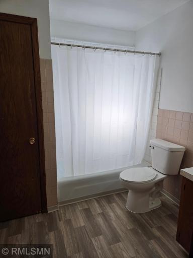 #5 full bathroom.jpg