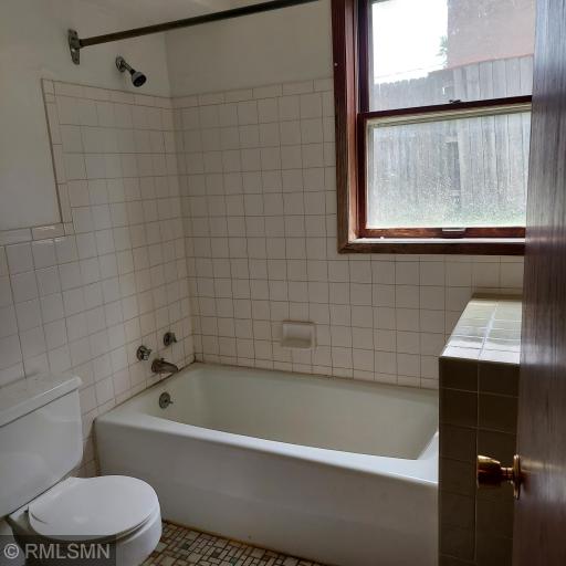 #6 studio tub shower.jpg