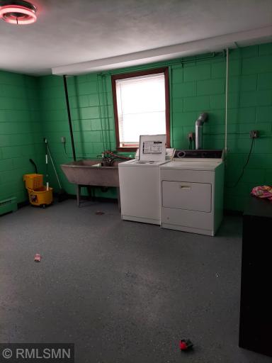 247 laundry room.jpg