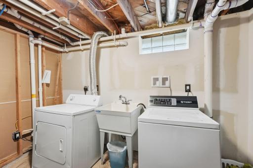 850 S Alger Avenue, Rush City, MN 55069