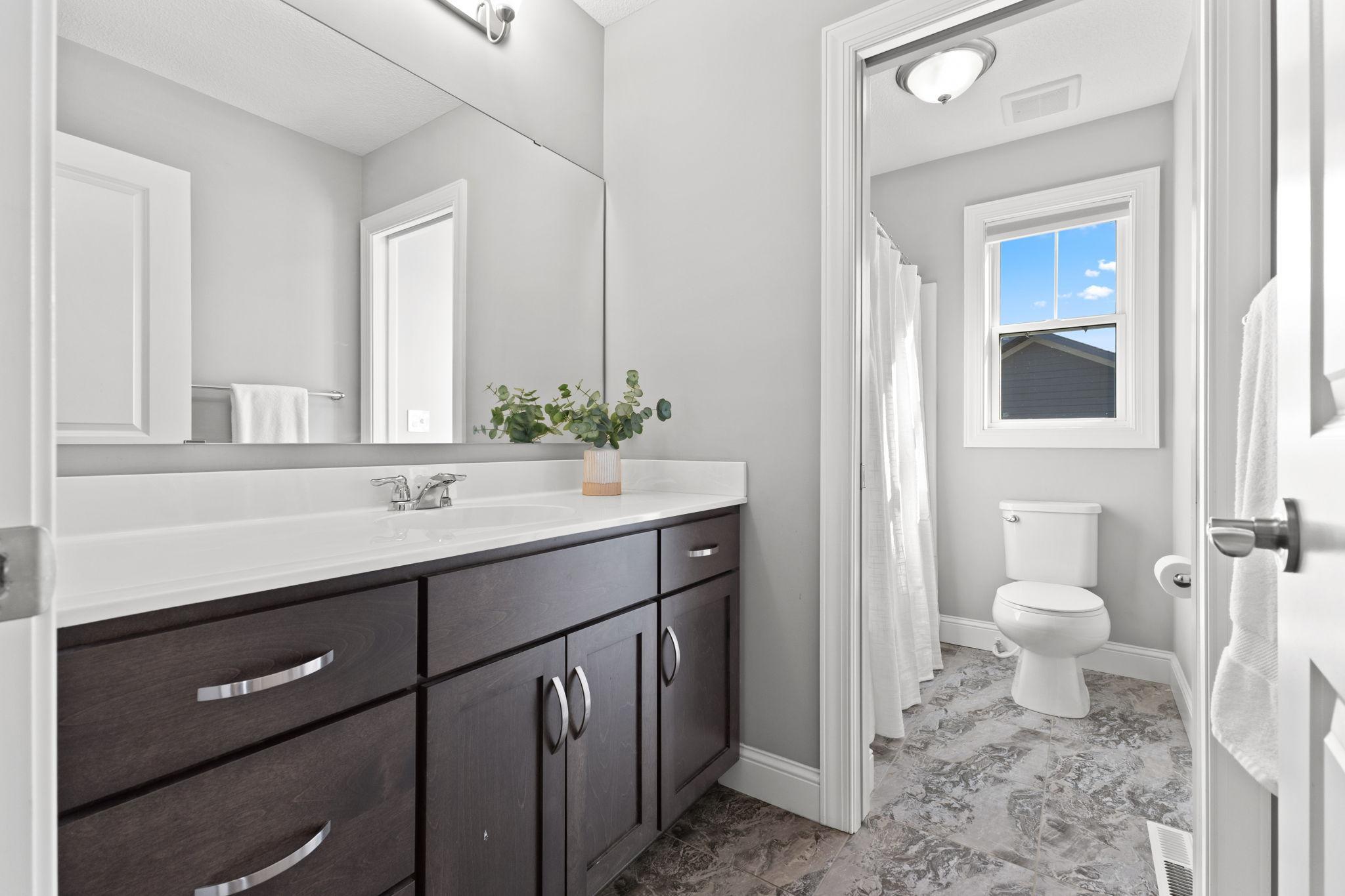 Upper Level Full Bathroom