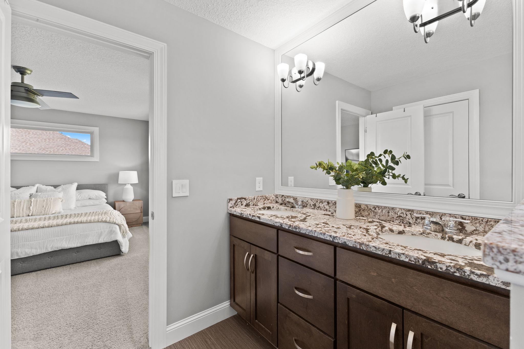 Ensuite with double sink vanity