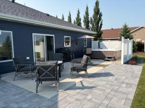 Cement & paver patio
