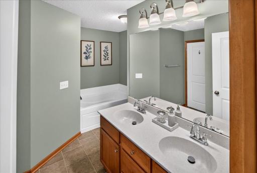 137 6th Street SW, Delano, MN 55328