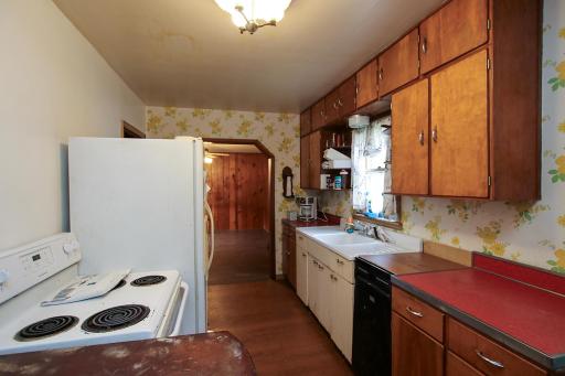 1327 Owen Avenue N, Glencoe, MN 55336