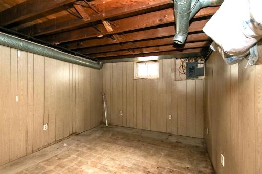 1327 Owen Avenue N, Glencoe, MN 55336