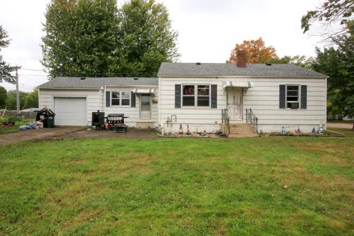 1327 Owen Avenue N, Glencoe, MN 55336
