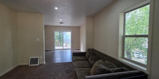 828 4th Avenue SW, Valley City, ND 58072