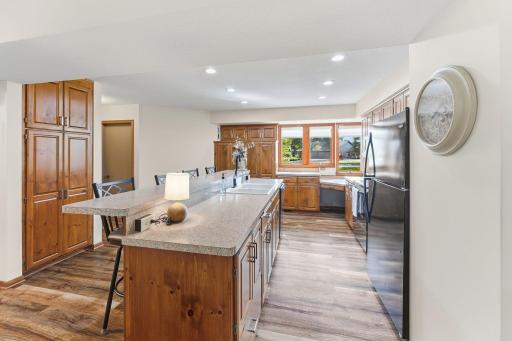 1275 Rolling Oaks Lane NW, Hutchinson, MN 55350