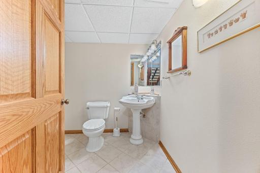 1275 Rolling Oaks Lane NW, Hutchinson, MN 55350