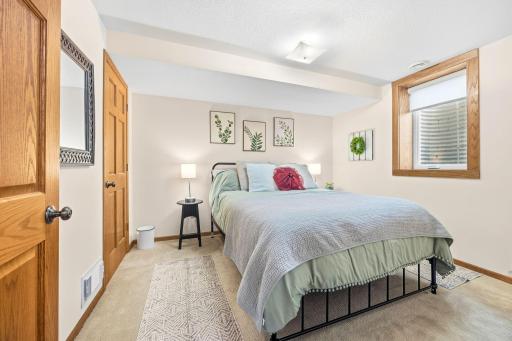 1275 Rolling Oaks Lane NW, Hutchinson, MN 55350