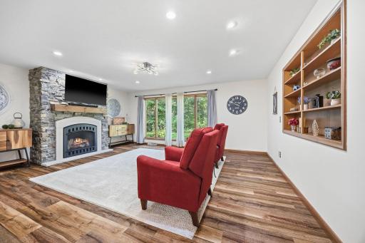 1275 Rolling Oaks Lane NW, Hutchinson, MN 55350