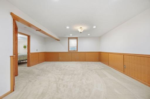 1275 Rolling Oaks Lane NW, Hutchinson, MN 55350
