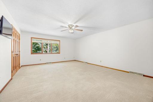 1275 Rolling Oaks Lane NW, Hutchinson, MN 55350
