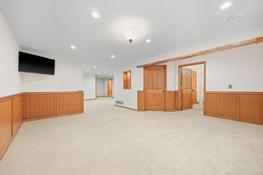 1275 Rolling Oaks Lane NW, Hutchinson, MN 55350