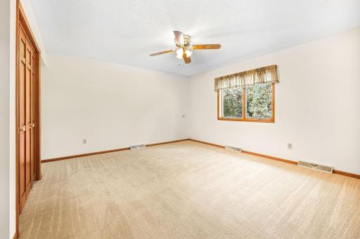 1275 Rolling Oaks Lane NW, Hutchinson, MN 55350