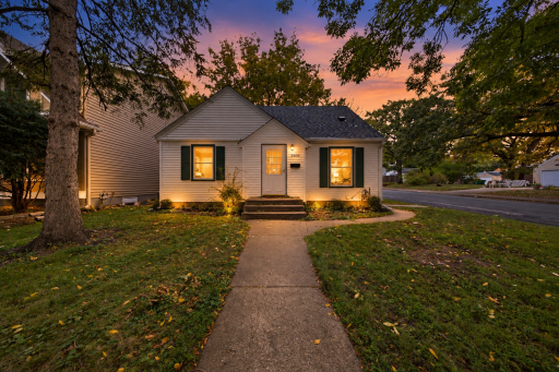 2800 Georgia Avenue S, Saint Louis Park, MN 55426