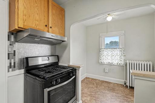 Kitchen - upper level unit with eat in alcove