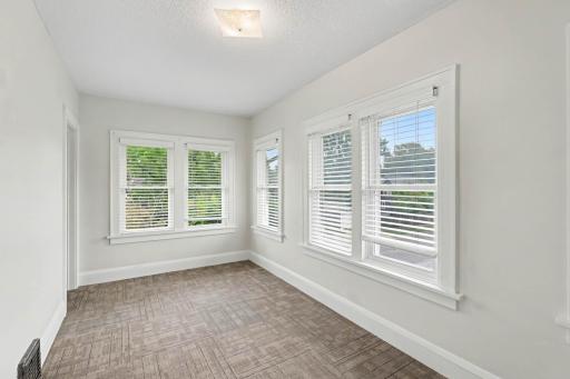595 Syndicate Street N, Saint Paul, MN 55104