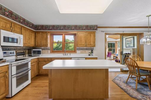 19015 31st Avenue N, Plymouth, MN 55447