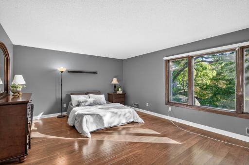 10251 Berkshire Road, Bloomington, MN 55437
