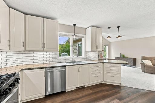 38-web-or-mls-4875_Cottonwood_Lane_North_Plymouth_03361.jpg