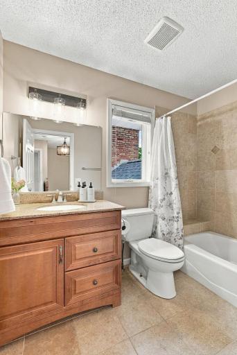 71-web-or-mls-4875_Cottonwood_Lane_North_Plymouth_03516.jpg