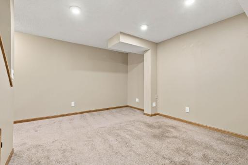 72-web-or-mls-4875_Cottonwood_Lane_North_Plymouth_03401.jpg