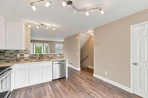 20-web-or-mls-7290 147th Ln NW-20.jpg