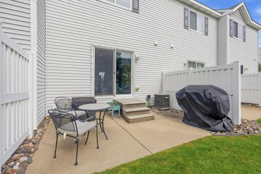 10-web-or-mls-7290 147th Ln NW-10.jpg