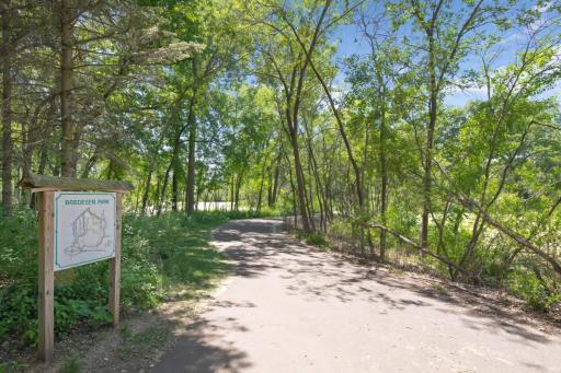 7 Wellesley Place, Edina, MN 55436