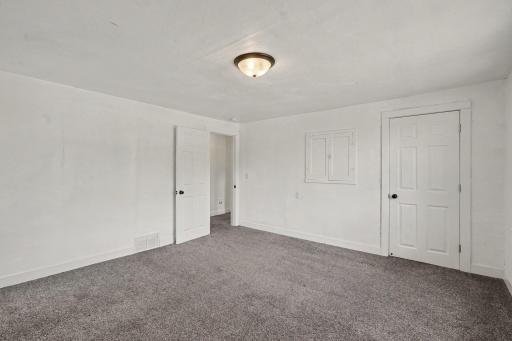 1170 Stoughton Avenue, Chaska, MN 55318