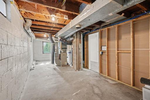 1170 Stoughton Avenue, Chaska, MN 55318