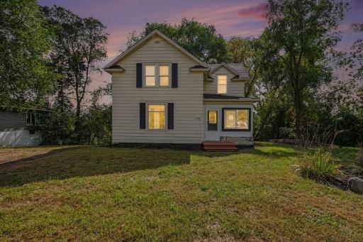 1170 Stoughton Avenue, Chaska, MN 55318