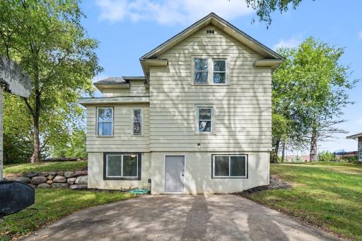 1170 Stoughton Avenue, Chaska, MN 55318