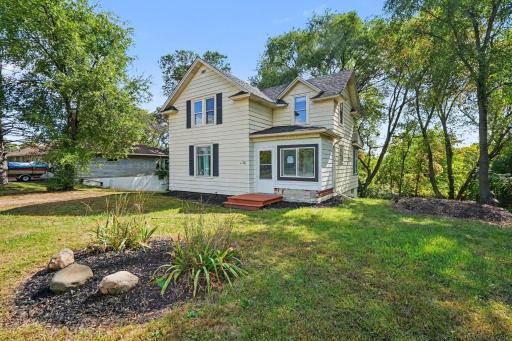1170 Stoughton Avenue, Chaska, MN 55318