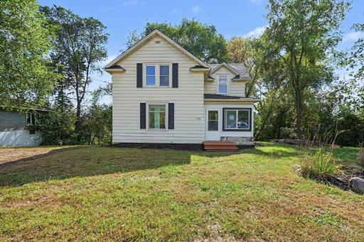 1170 Stoughton Avenue, Chaska, MN 55318