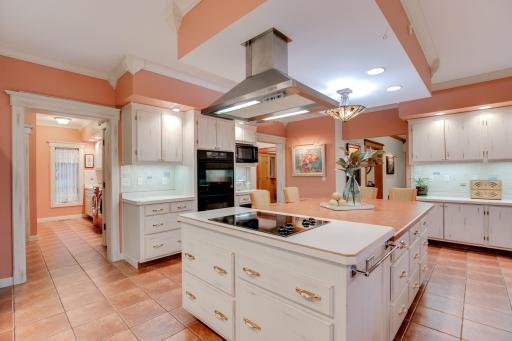 4151 Rice Street, Saint Paul, MN 55126