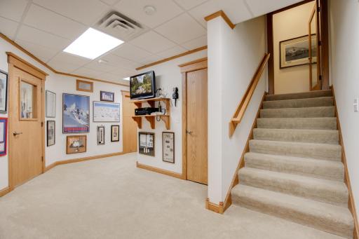 4151 Rice Street, Saint Paul, MN 55126