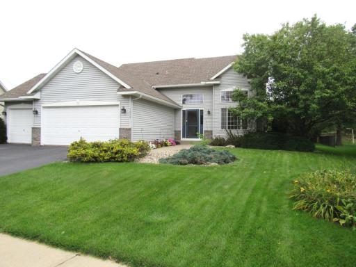 Photo for 7059 Sussex Lane, Shakopee, MN 55379 - listing #7147529 Beautiful 4 bedroom/4 level filled with updates and an amazing yard!