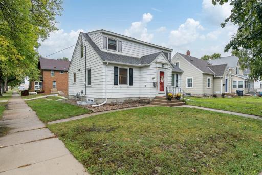 1204 N 4th Street, Mankato, MN 56001