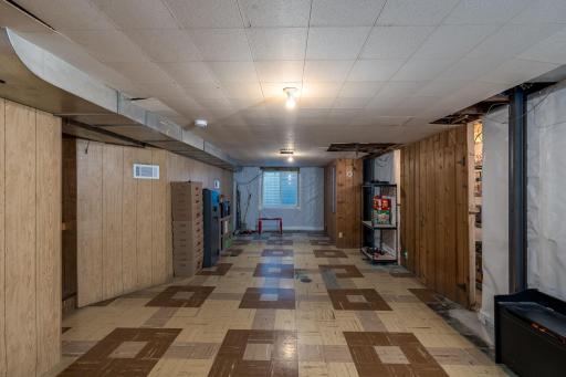 1204 N 4th Street, Mankato, MN 56001