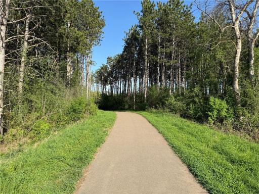 Hawthorne walking trails