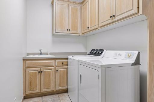 7238 Lewis Ridge Parkway, Edina, MN 55439